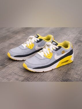Nike Air Max 90 LTR GS “Go The Extra Smile” Size 5Y Wolf Grey Yellow Strike